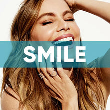 Laden Sie das Bild in den Galerie-Viewer, Smile